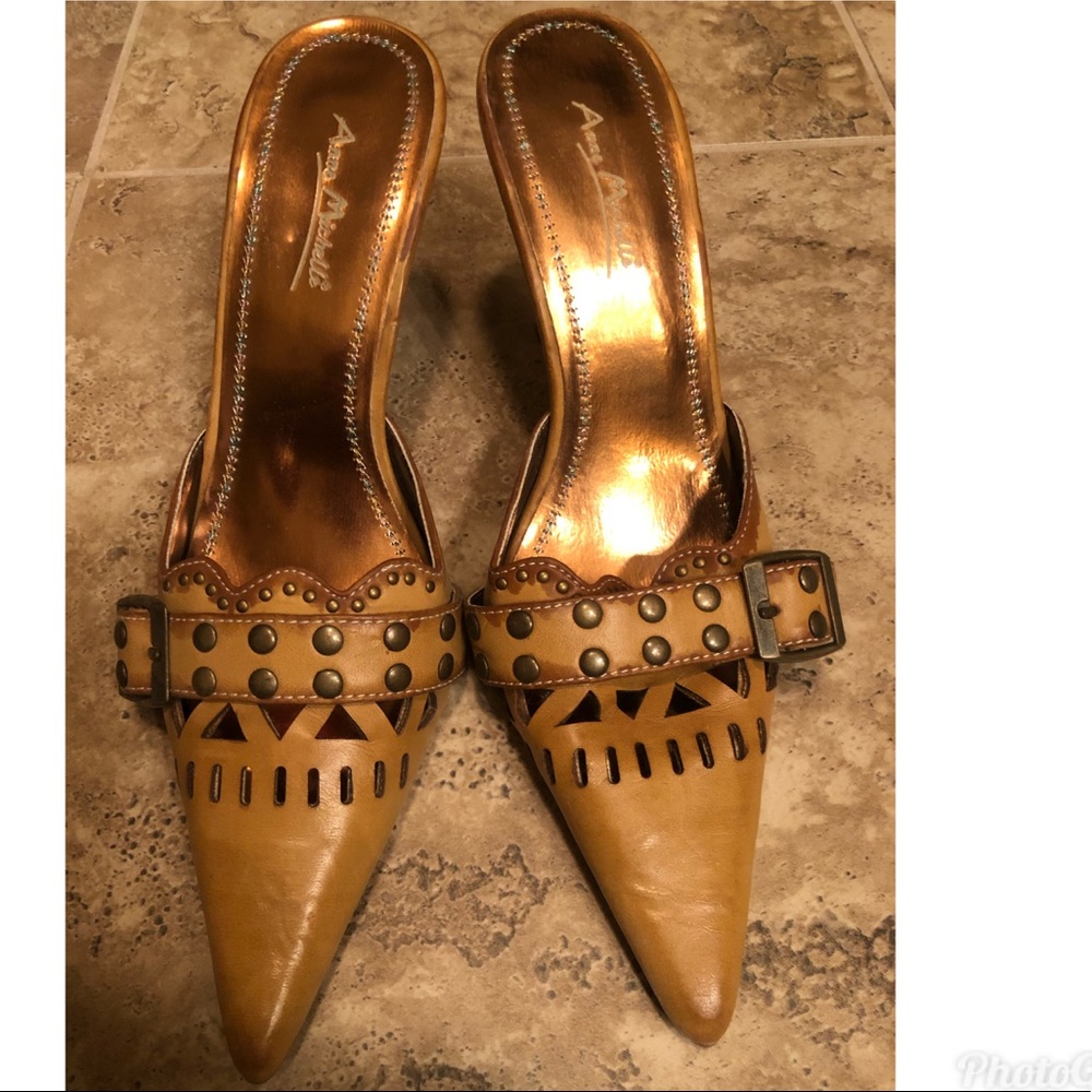 Women’s shoes